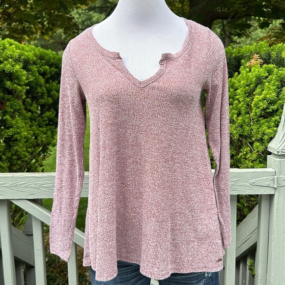 Hollister must have collection top - Picture 1 of 2